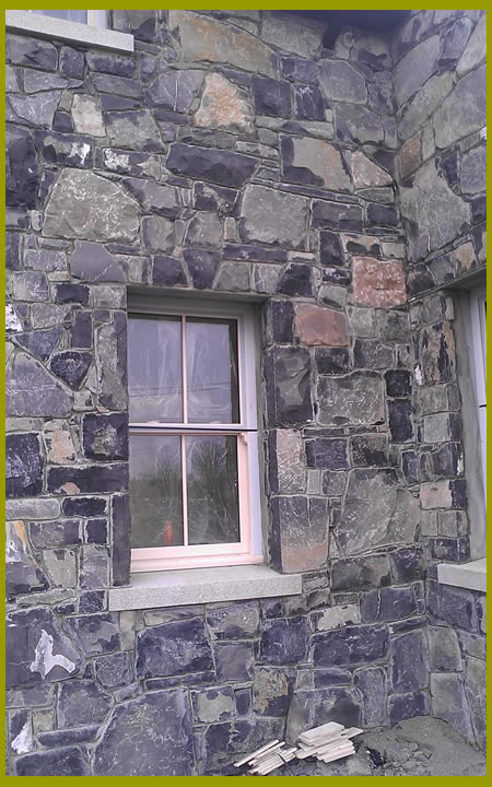 Stone.House.With.Cutstone.Archway.Cladding3.440.by.720