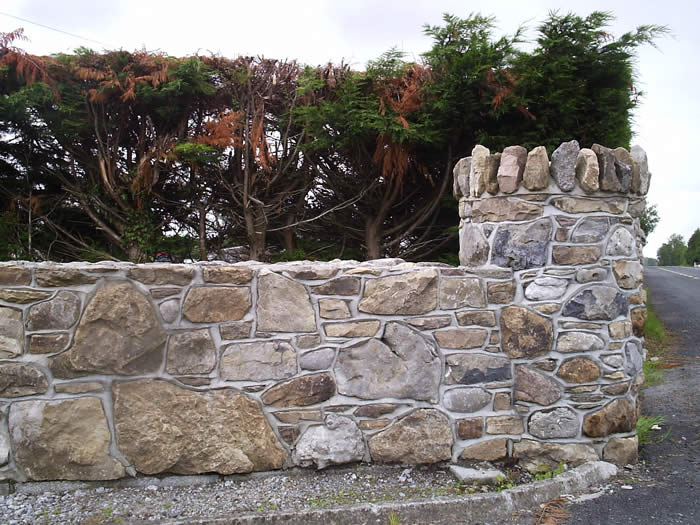 Field stone wall with birds beak joint